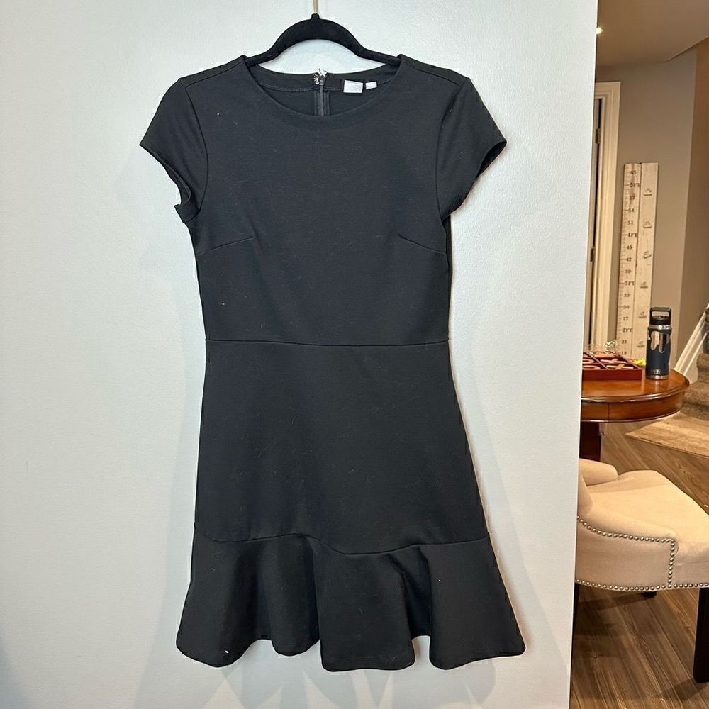 Black Gap Ruffle Bottom Cap sleeve Dress 6